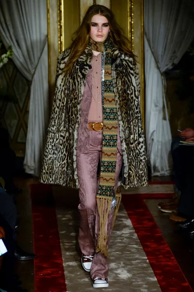 Look 4